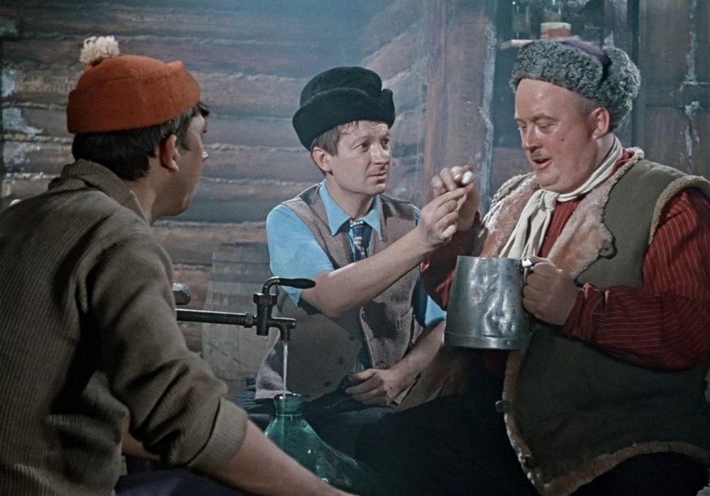 Юрий Никулин, Георгий Вицин и Евгений Моргунов в короткометражном художественном фильме Леонида Гайдая «Самогонщики» (1961)