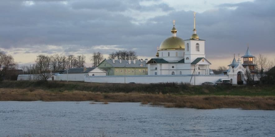 Основное изображение обзора объекта "Спасо-Казанский Симанский женский монастырь в городе Остров Псковской обл."