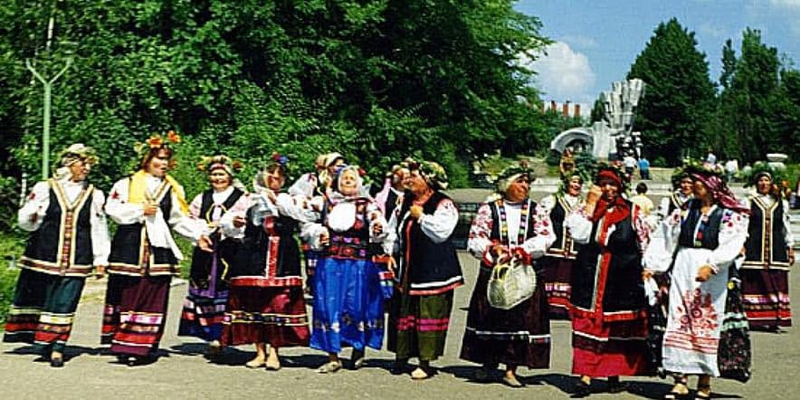 Основное изображение обзора объекта "Троицкий обряд кумления девушек в селе Верхний Мамон Воронежской области"