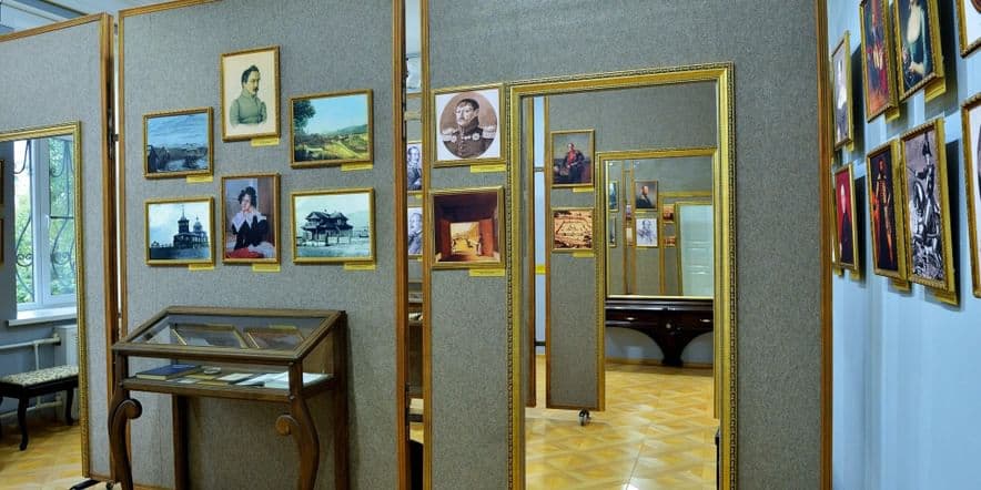 Основное изображение для события «Национальная гордость России — Пушкин»! Экспонаты выставки рассказывают о Пушкине.