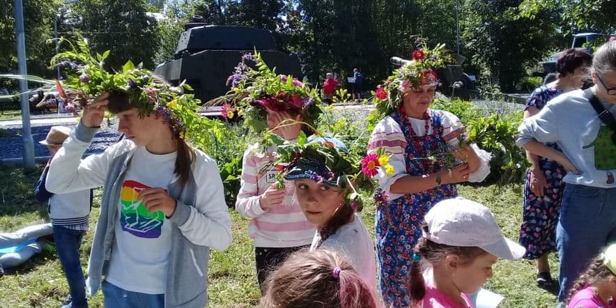 Основное изображение для события Фольклорно-игровая программа «Троица. Зеленые сказки»