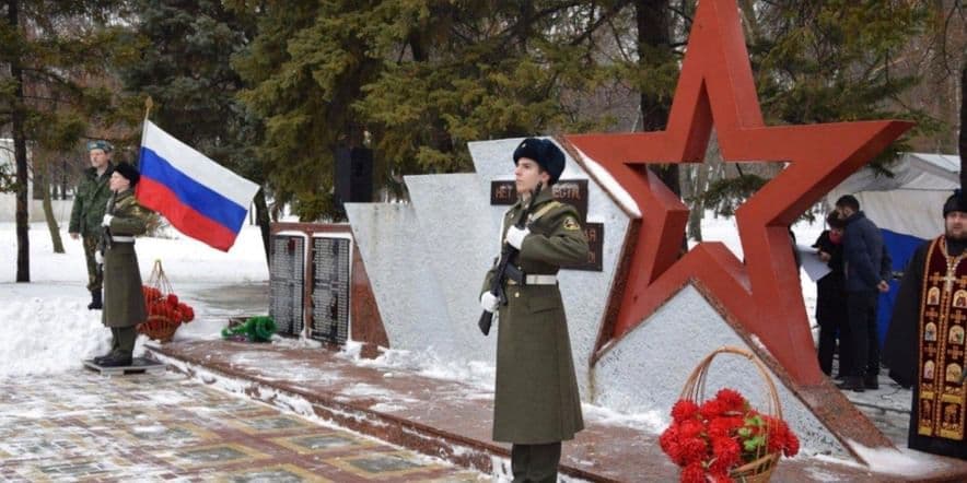 Основное изображение для события Беседа-рассуждение «Современный герой и защитник: жизнь, подвиг, память»