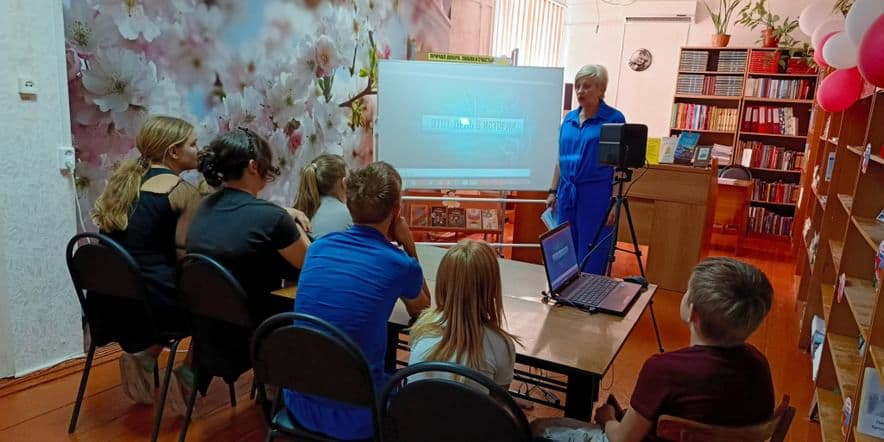 Основное изображение для события Литературно–поэтический час «Не угаснет свет его стихов»