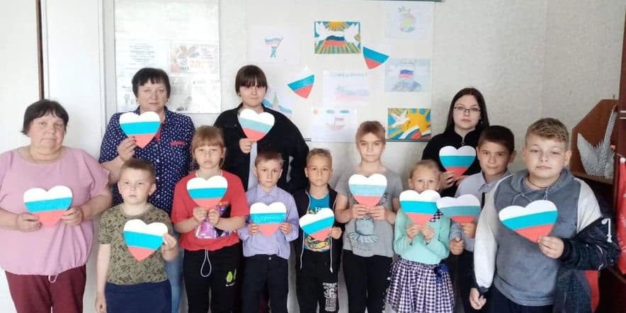 Основное изображение для события Выставка детских рисунков «Моя родина Россия»