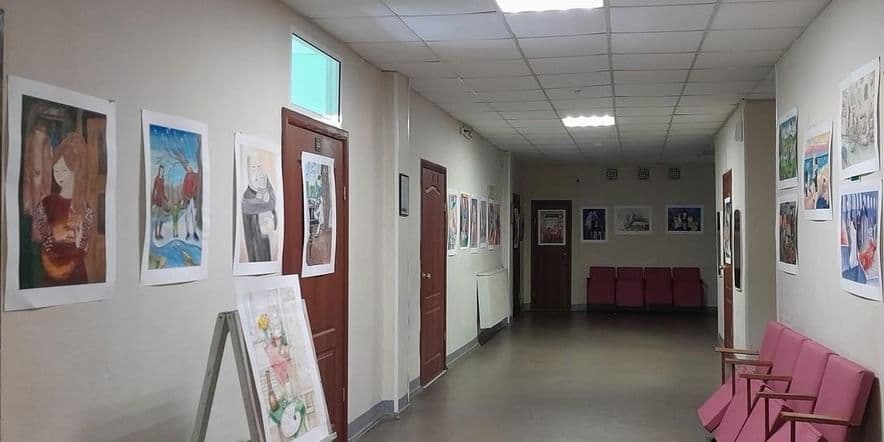 Основное изображение для события Выставка работ выпускников художественного отделения
