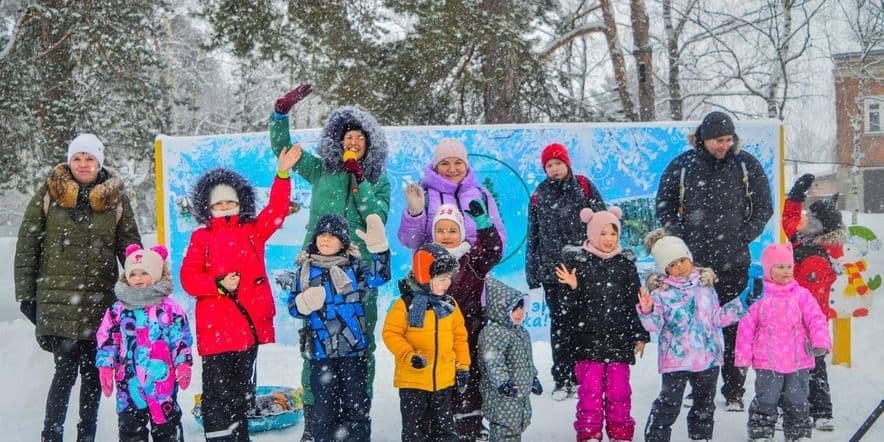 Основное изображение для события Поздравительная акция «Всем девочкам цветы»