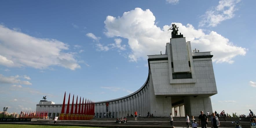 Основное изображение для события Виртуальная выставка «Парад, изменивший историю»