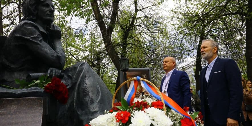 Основное изображение для события Возложение цветов к памятнику В.М. Леонтьевой