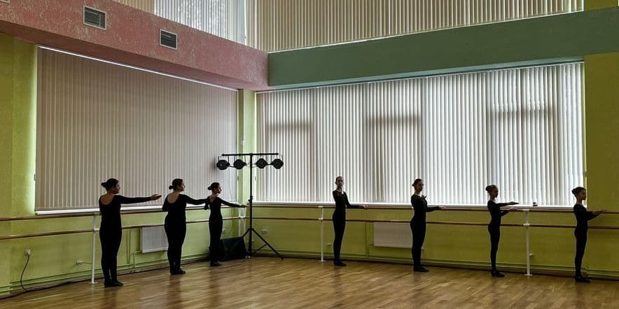 Основное изображение для события Открытый урок учащихся 6 класс А по классическому танцу.