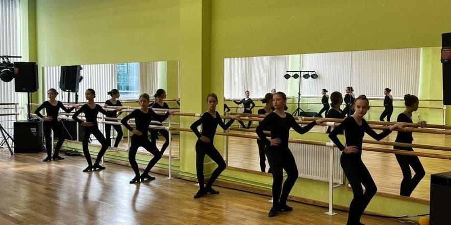 Основное изображение для события Открытый урок учащихся 4 класса по народно-сценическому танцу.