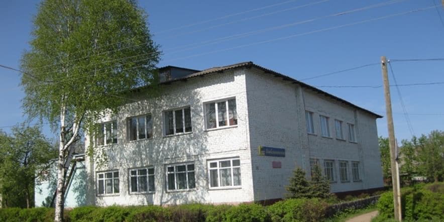 Основное изображение для учреждения Оричевская центральная районная библиотека им. Людмилы Ишутиновой