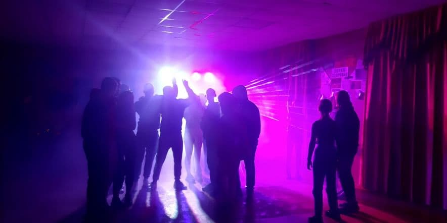 Основное изображение для события «Данс-Марафон» танцевальный вечер для молодежи, приуроченный к Дню молодежи.