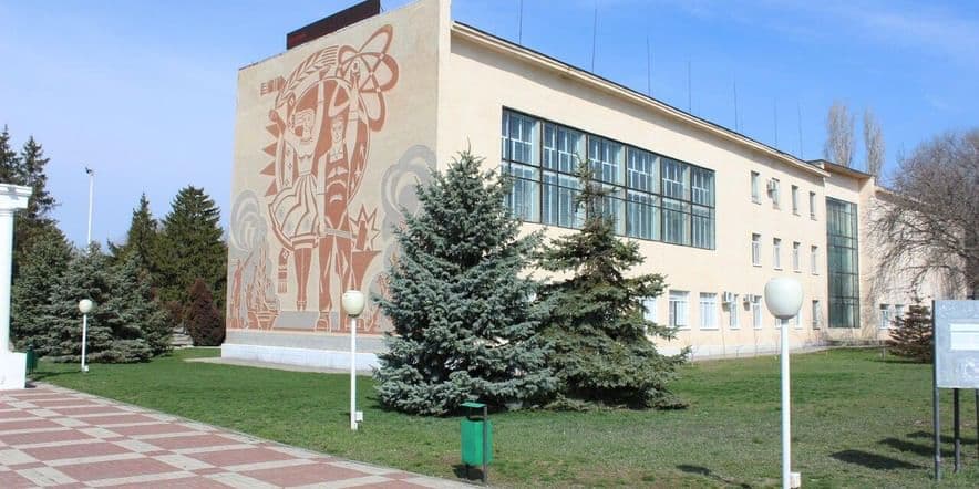 Основное изображение для учреждения Песчанокопская межпоселенческая центральная библиотека