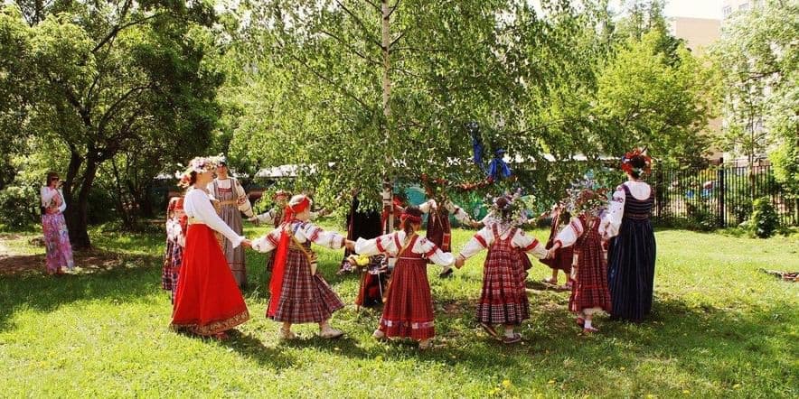 Основное изображение для события «Как на Троицу народ, собирался в хоровод»«