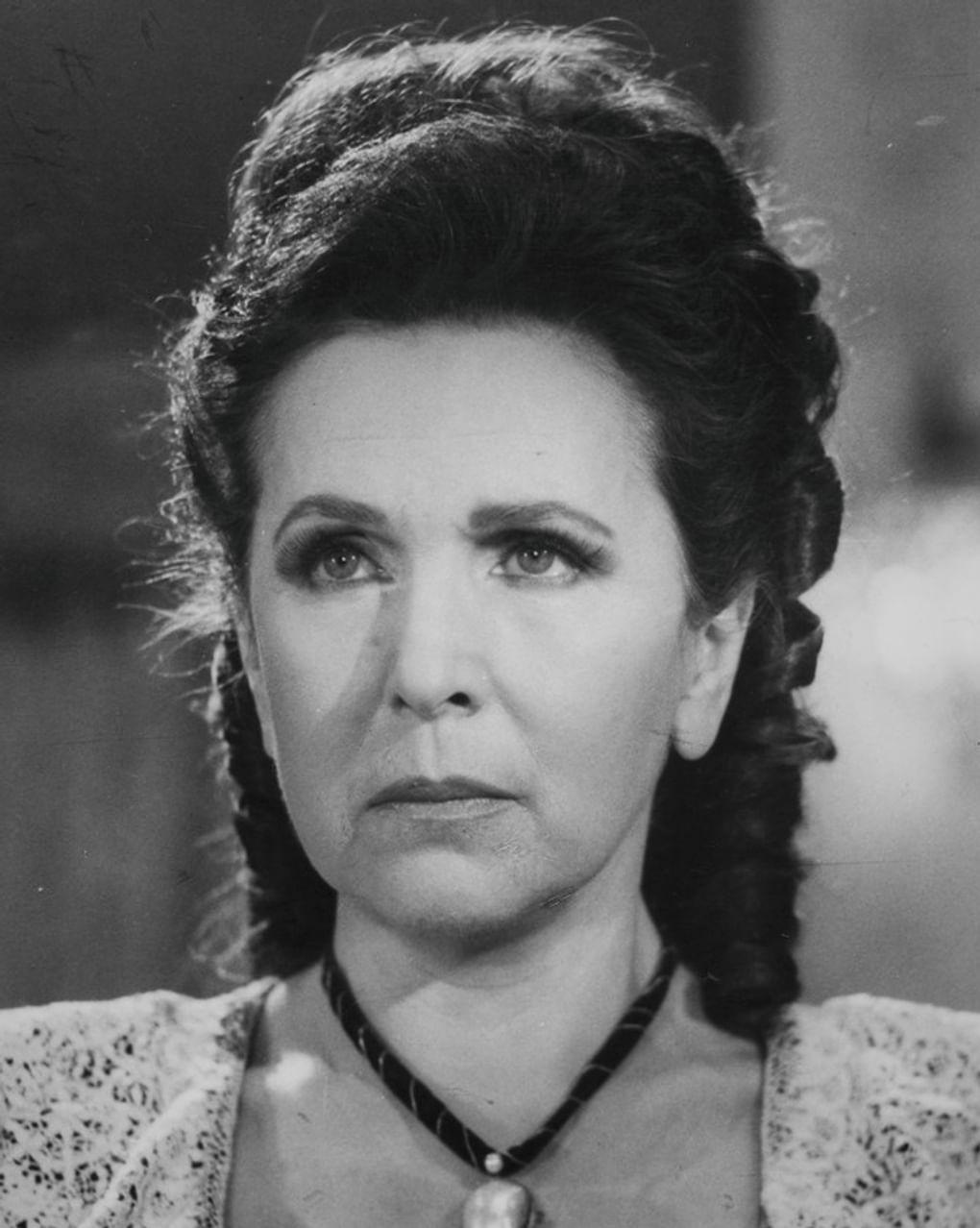 Галина Вишневская в роли Кручининой в художественном фильме Александра Белинского «Провинциальный бенефис». Санкт-Петербург, 1993 год. Фотография: Ж. Блинова (?) / Государственный музейно-выставочный центр РОСФОТО, Санкт-Петербург