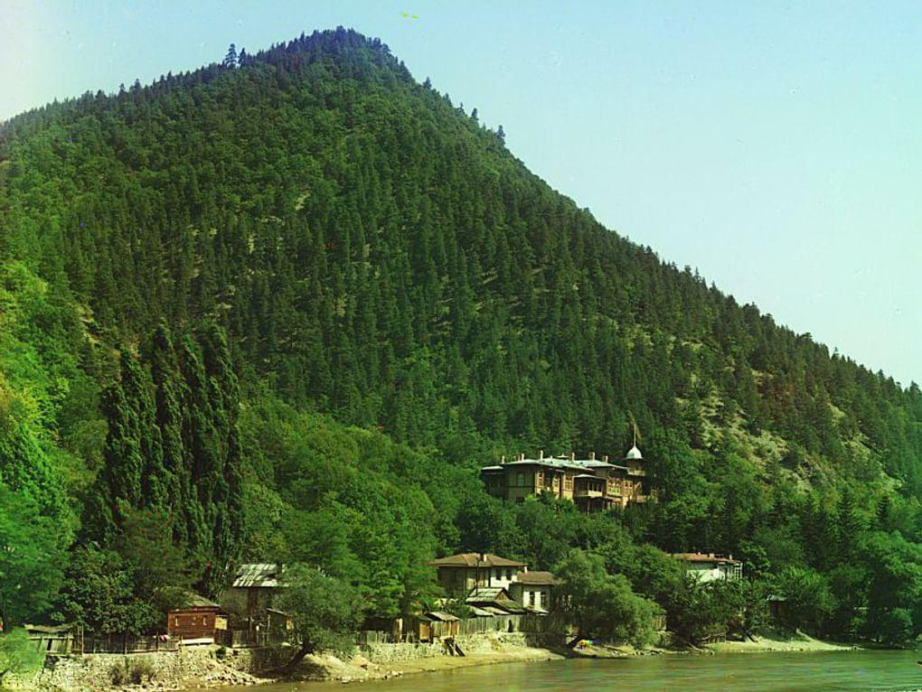 Общий вид дворца Великого Князя Михаила Николаевича. Боржом, Грузия, 1912 год. Фотография: Сергей Прокудин-Горский / Библиотека Конгресса США, Вашингтон, США / <a href="http://www.prokudin-gorskiy.ru/" target="_blank">prokudin-gorskiy.ru</a>