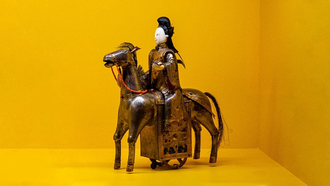 Всадница на коне. Китай, не позднее 1722 года. Государственный Эрмитаж, Санкт-Петербург