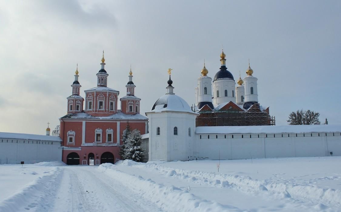 Свенское брянск. Свенский монастырь Брянск. Свенский монастырь Супонево. Свенский монастырь Брянск зимой.