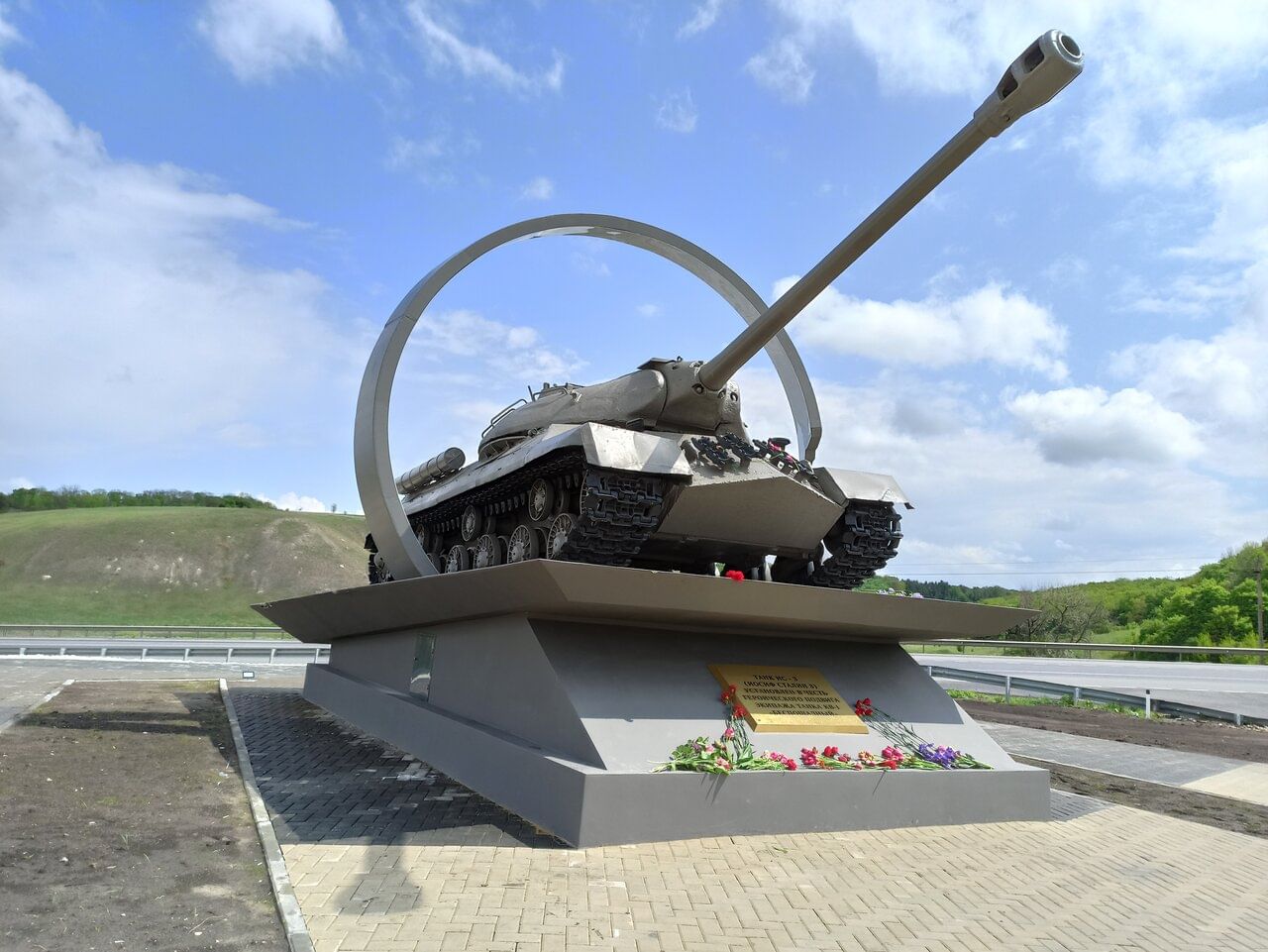 Острогожск танк памятник